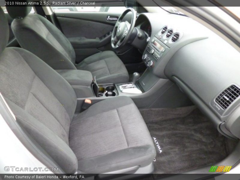 Radiant Silver / Charcoal 2010 Nissan Altima 2.5 S