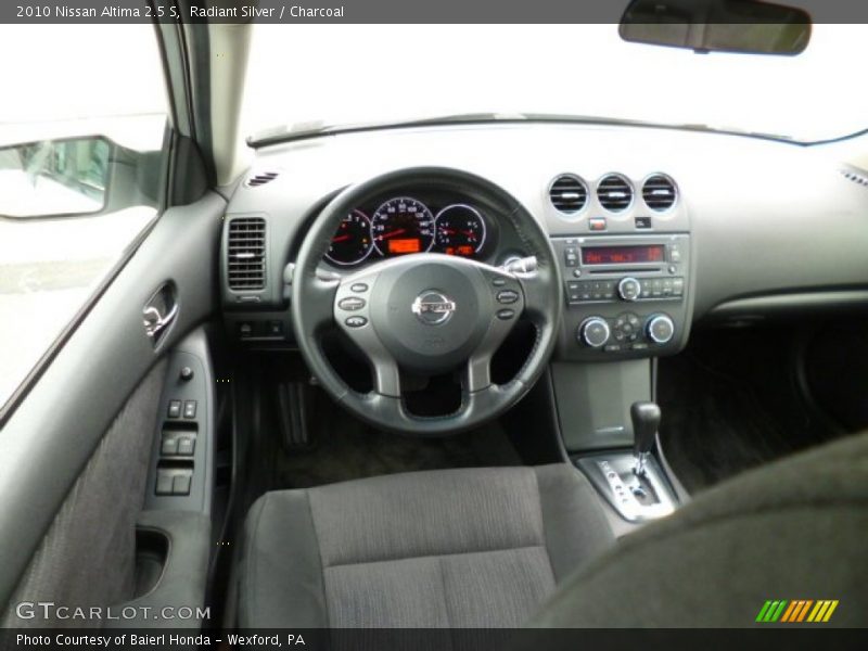 Radiant Silver / Charcoal 2010 Nissan Altima 2.5 S