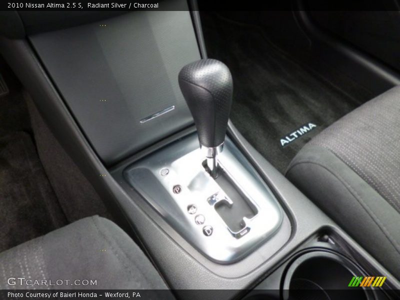 Radiant Silver / Charcoal 2010 Nissan Altima 2.5 S
