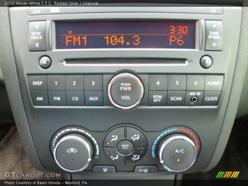 Radiant Silver / Charcoal 2010 Nissan Altima 2.5 S