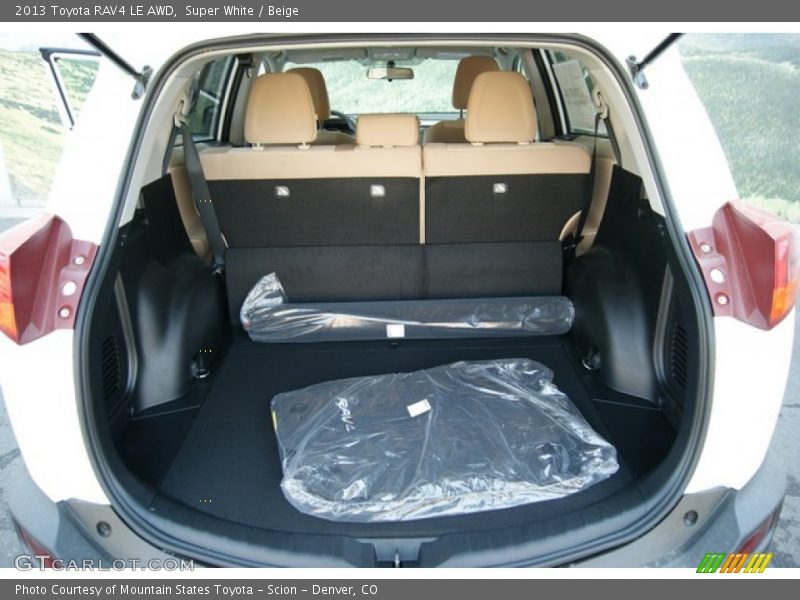 Super White / Beige 2013 Toyota RAV4 LE AWD
