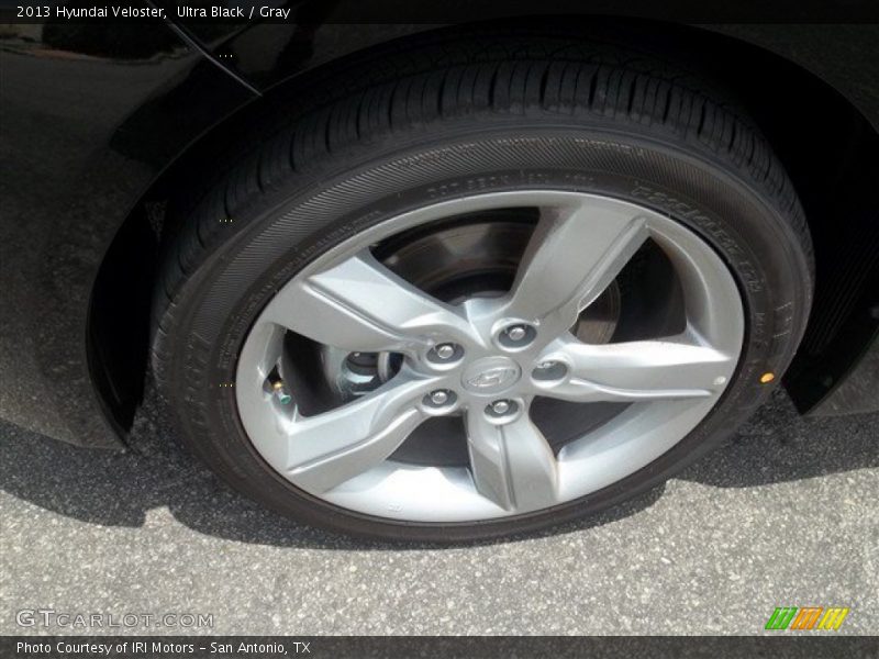 Ultra Black / Gray 2013 Hyundai Veloster