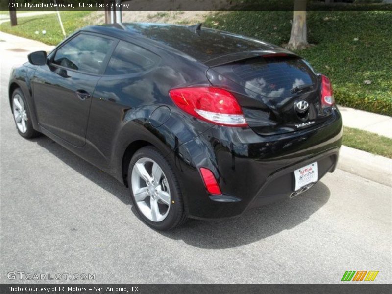 Ultra Black / Gray 2013 Hyundai Veloster