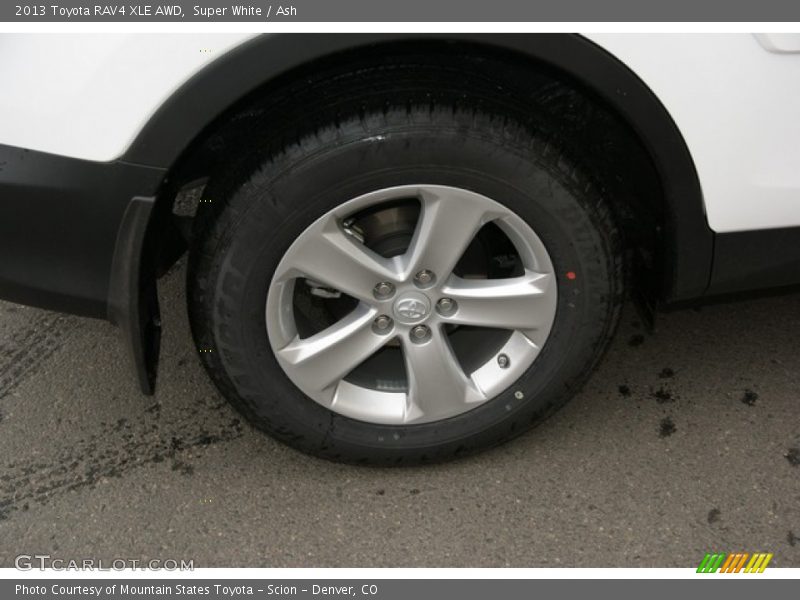 Super White / Ash 2013 Toyota RAV4 XLE AWD