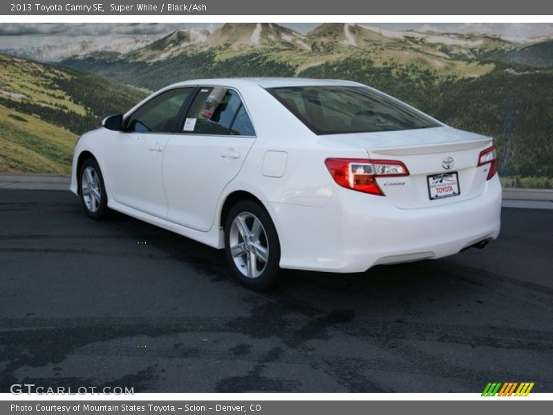 Super White / Black/Ash 2013 Toyota Camry SE