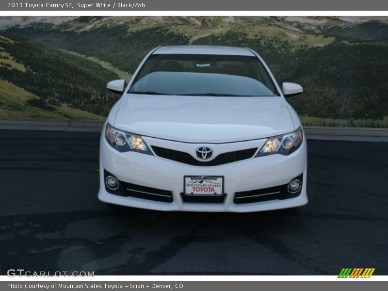 Super White / Black/Ash 2013 Toyota Camry SE