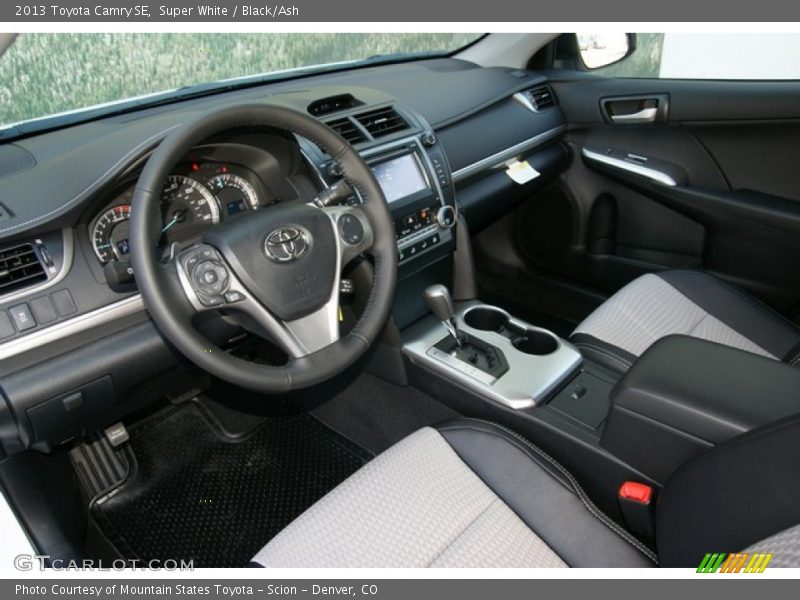 Super White / Black/Ash 2013 Toyota Camry SE