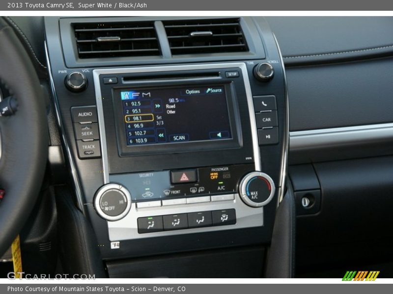 Super White / Black/Ash 2013 Toyota Camry SE