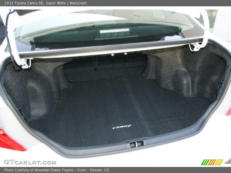 Super White / Black/Ash 2013 Toyota Camry SE