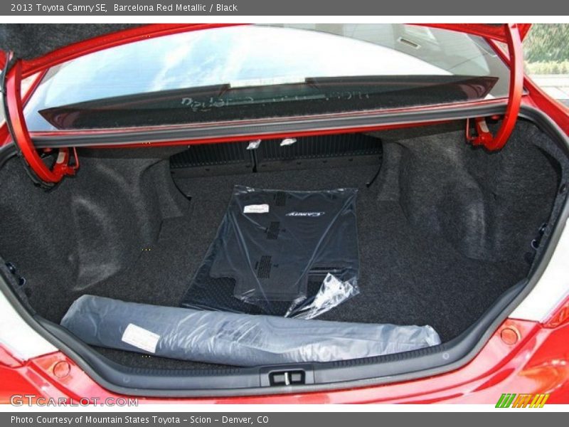 Barcelona Red Metallic / Black 2013 Toyota Camry SE