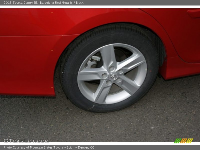 Barcelona Red Metallic / Black 2013 Toyota Camry SE