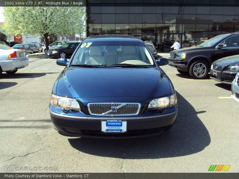 Midnight Blue / Beige 2001 Volvo V70 2.4T