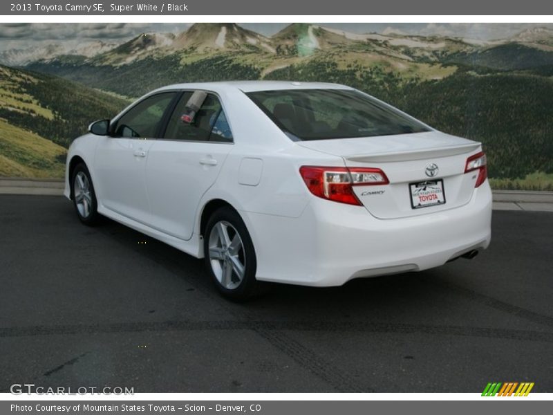 Super White / Black 2013 Toyota Camry SE