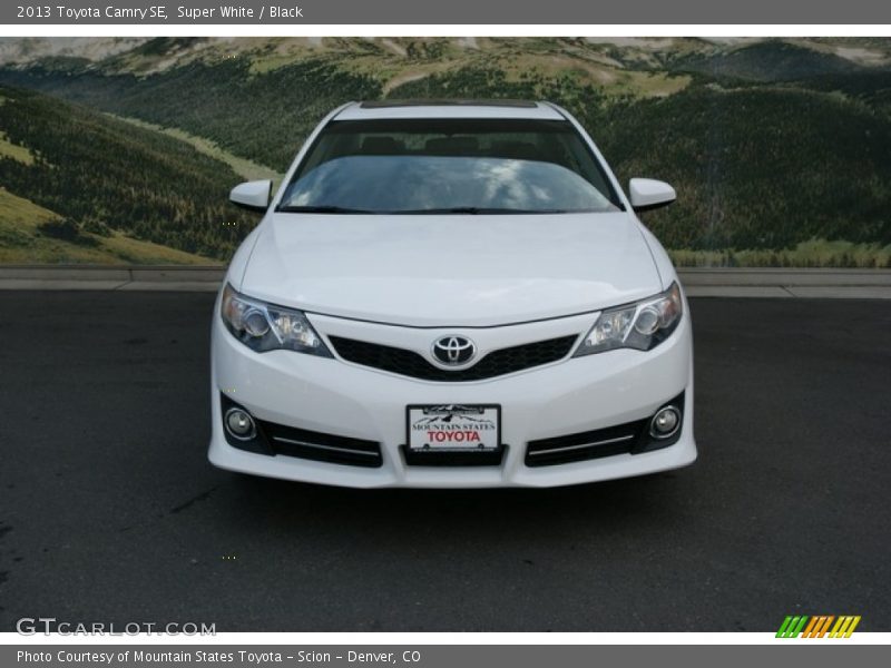 Super White / Black 2013 Toyota Camry SE