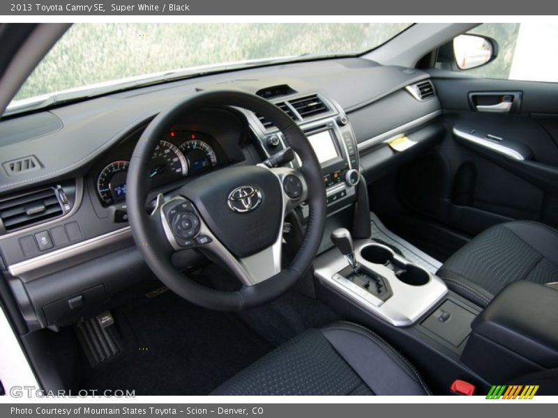 Super White / Black 2013 Toyota Camry SE