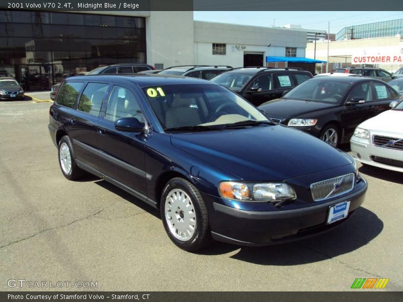 Midnight Blue / Beige 2001 Volvo V70 2.4T