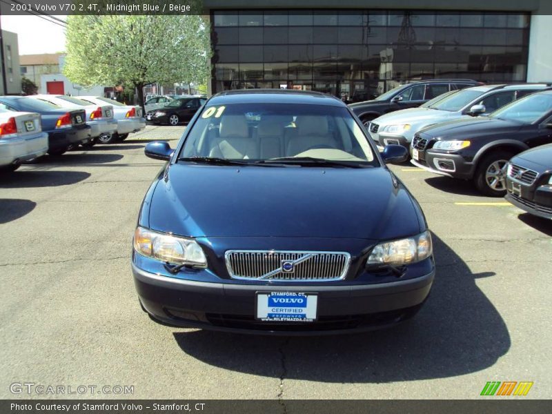 Midnight Blue / Beige 2001 Volvo V70 2.4T