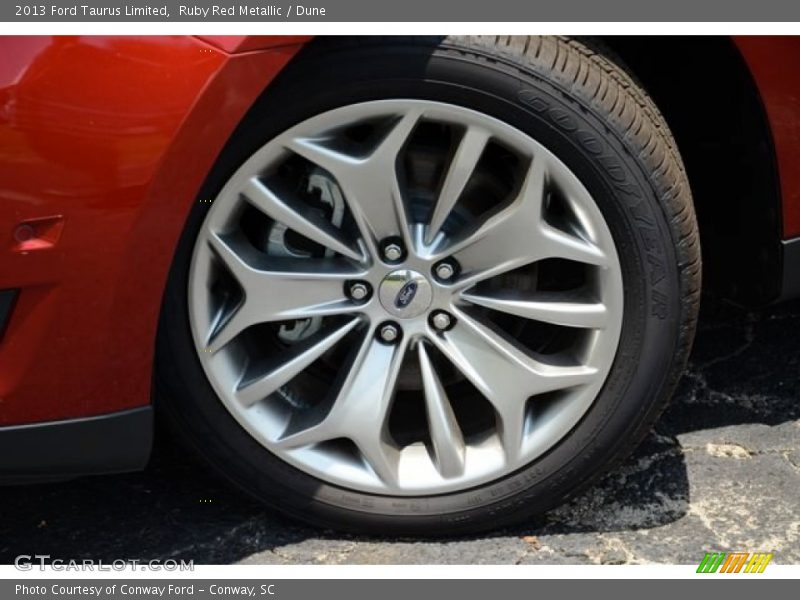 Ruby Red Metallic / Dune 2013 Ford Taurus Limited