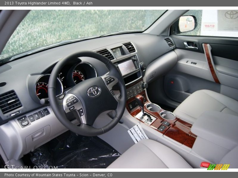 Black / Ash 2013 Toyota Highlander Limited 4WD