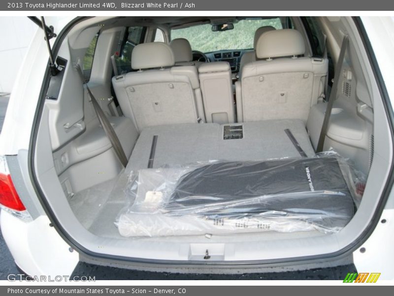 Blizzard White Pearl / Ash 2013 Toyota Highlander Limited 4WD