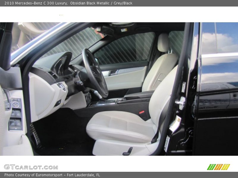 Obsidian Black Metallic / Grey/Black 2010 Mercedes-Benz C 300 Luxury