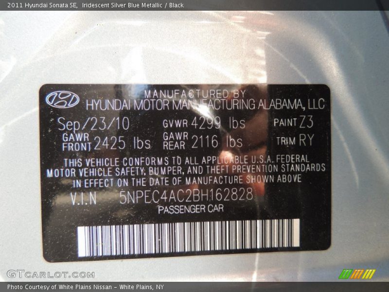 Iridescent Silver Blue Metallic / Black 2011 Hyundai Sonata SE