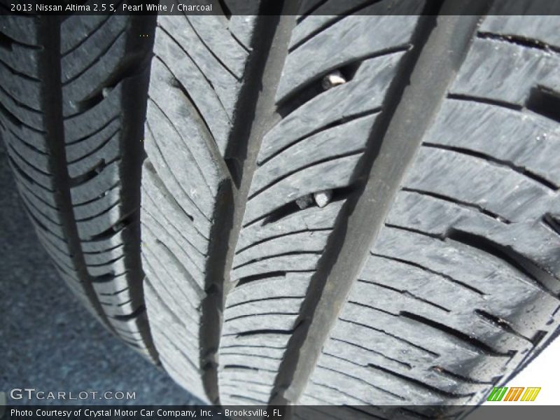 Pearl White / Charcoal 2013 Nissan Altima 2.5 S