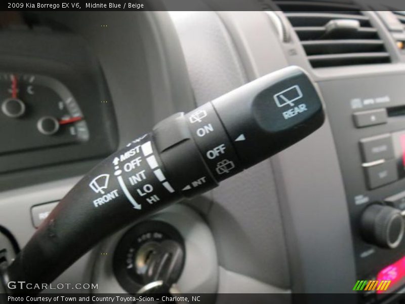 Midnite Blue / Beige 2009 Kia Borrego EX V6