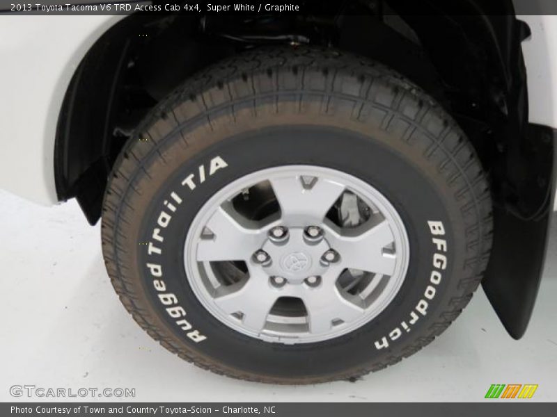 Super White / Graphite 2013 Toyota Tacoma V6 TRD Access Cab 4x4