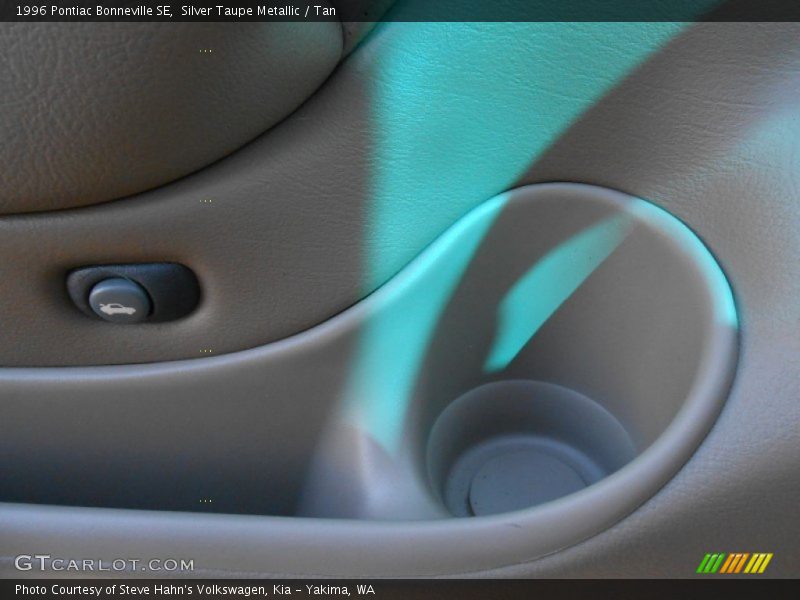 Silver Taupe Metallic / Tan 1996 Pontiac Bonneville SE