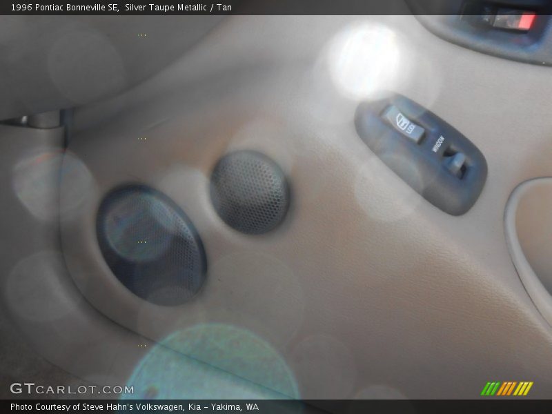 Silver Taupe Metallic / Tan 1996 Pontiac Bonneville SE