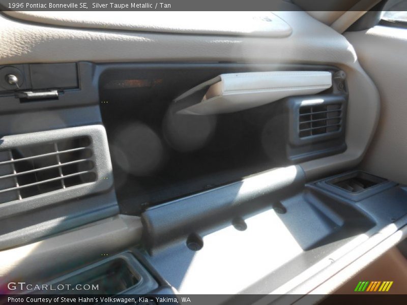 Silver Taupe Metallic / Tan 1996 Pontiac Bonneville SE