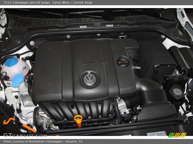 Candy White / Cornsilk Beige 2013 Volkswagen Jetta SE Sedan