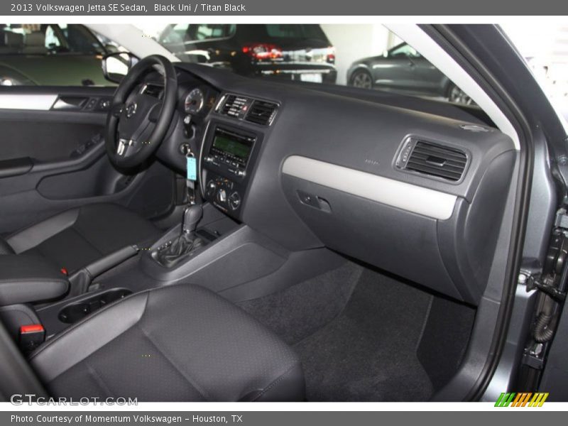 Black Uni / Titan Black 2013 Volkswagen Jetta SE Sedan