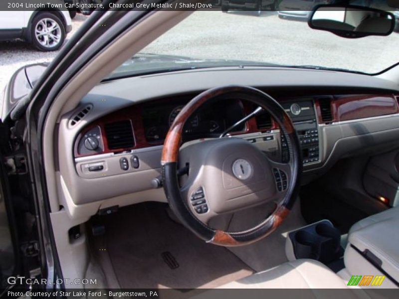 Charcoal Grey Metallic / Shale/Dove 2004 Lincoln Town Car Signature