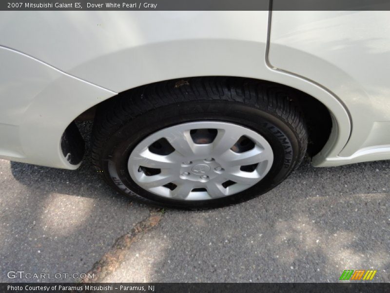 Dover White Pearl / Gray 2007 Mitsubishi Galant ES