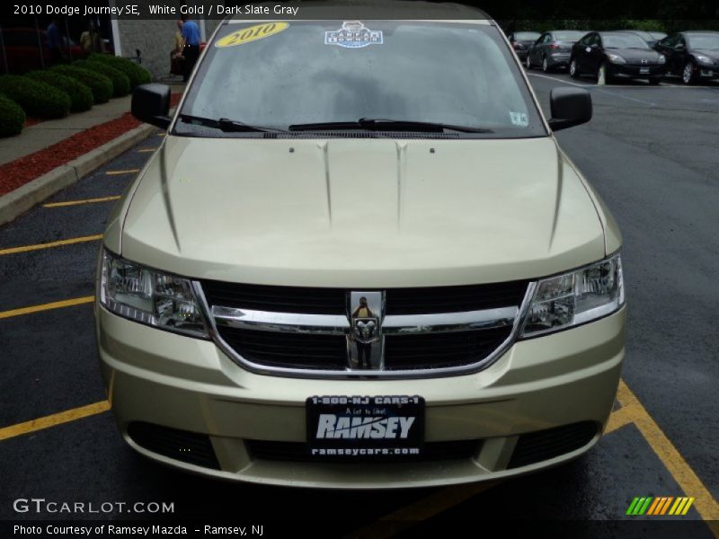 White Gold / Dark Slate Gray 2010 Dodge Journey SE