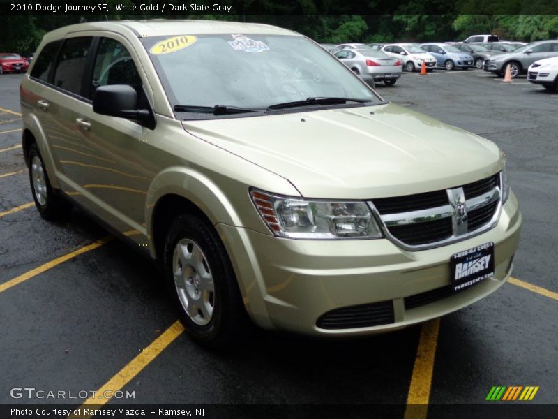 White Gold / Dark Slate Gray 2010 Dodge Journey SE