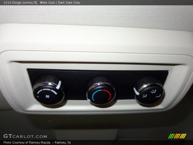 White Gold / Dark Slate Gray 2010 Dodge Journey SE