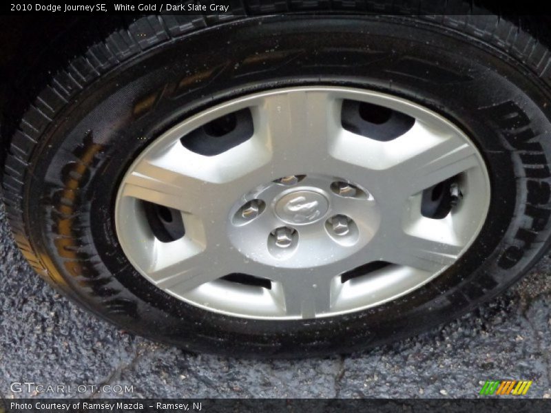 White Gold / Dark Slate Gray 2010 Dodge Journey SE