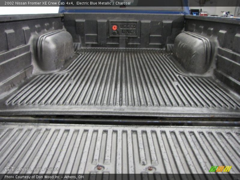 Electric Blue Metallic / Charcoal 2002 Nissan Frontier XE Crew Cab 4x4