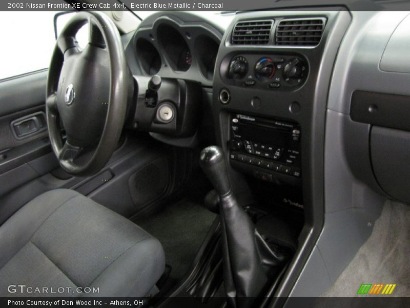 Electric Blue Metallic / Charcoal 2002 Nissan Frontier XE Crew Cab 4x4