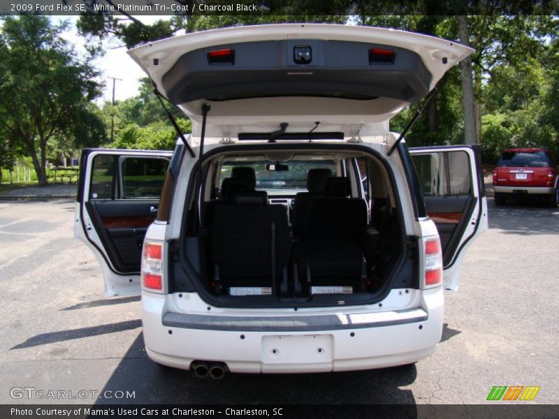 White Platinum Tri-Coat / Charcoal Black 2009 Ford Flex SE