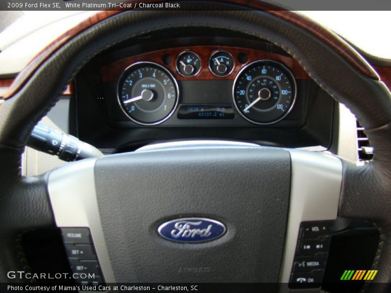 White Platinum Tri-Coat / Charcoal Black 2009 Ford Flex SE
