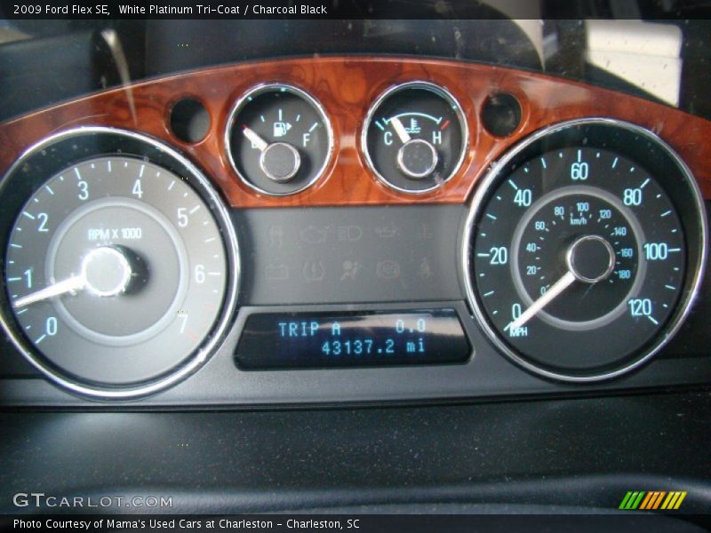 White Platinum Tri-Coat / Charcoal Black 2009 Ford Flex SE