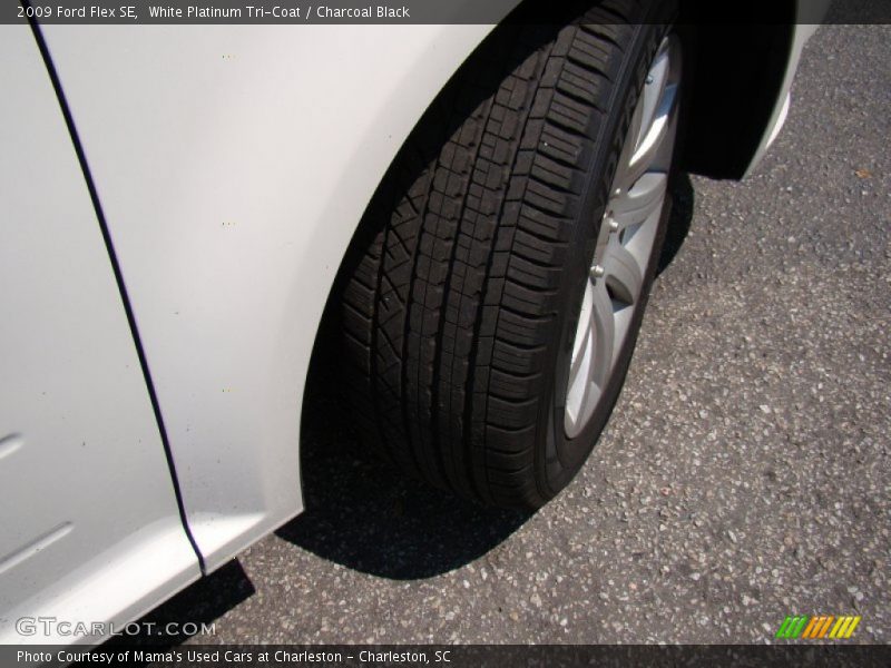 White Platinum Tri-Coat / Charcoal Black 2009 Ford Flex SE