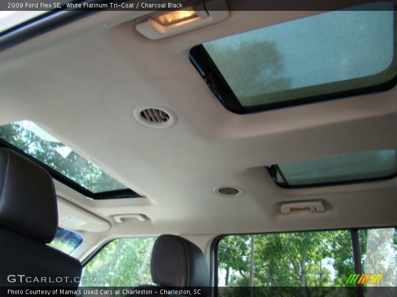 White Platinum Tri-Coat / Charcoal Black 2009 Ford Flex SE
