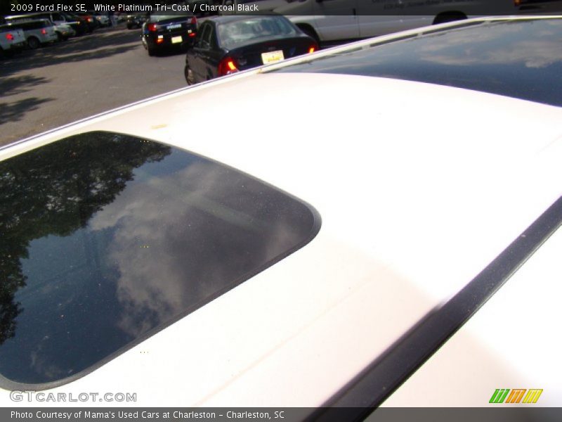 White Platinum Tri-Coat / Charcoal Black 2009 Ford Flex SE