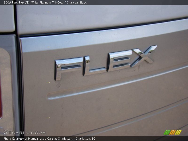 White Platinum Tri-Coat / Charcoal Black 2009 Ford Flex SE