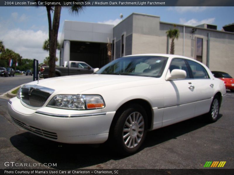 Light French Silk / Medium Dark Parchment/Light Parchment 2004 Lincoln Town Car Signature